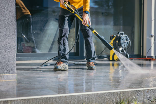 Best Pool Deck Cleaning  in Dysart, IA